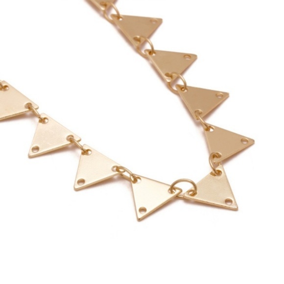 Pretty Gold Chain Dainty Triangles Necklace - Picture 2 of 3